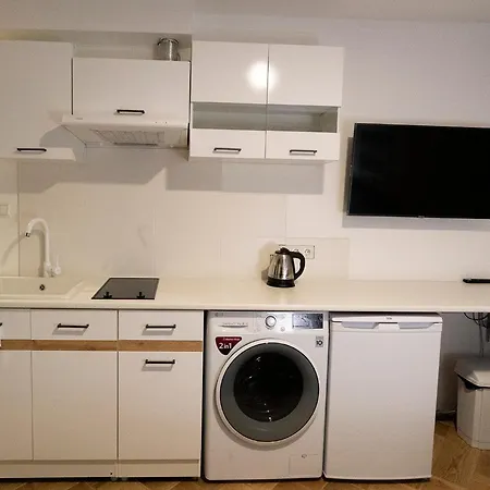 Private Entrance, Access Anytime, New Interior Apartment
