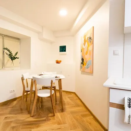 Private Entrance, Access Anytime, New Interior Apartment *